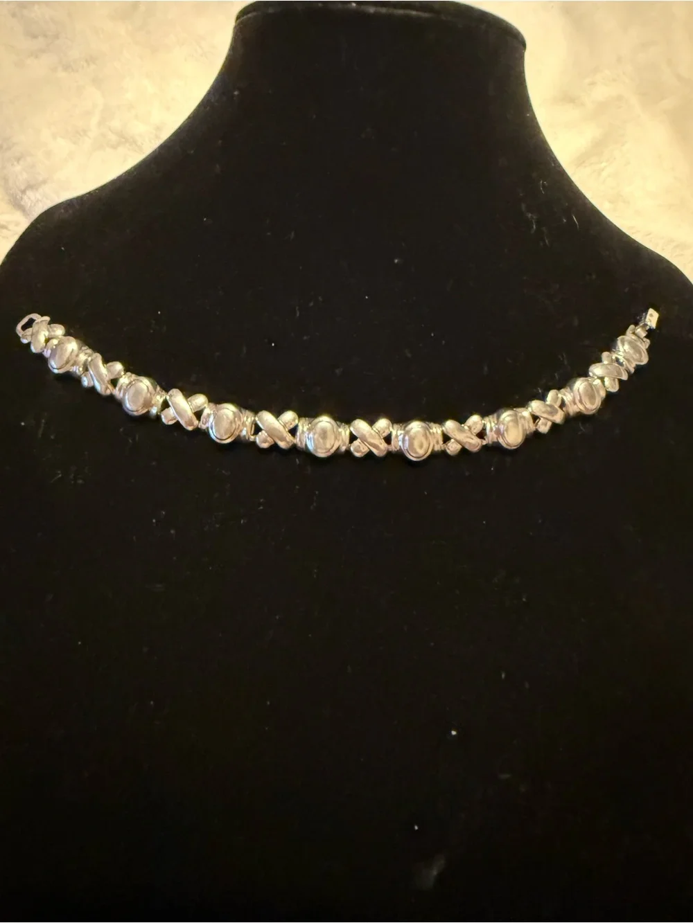 Classic Silver Tone -Link Bracelet with X O Accents - Silver Tone